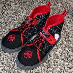 Spider-Man Light Up Kids Shoes - Black and Red